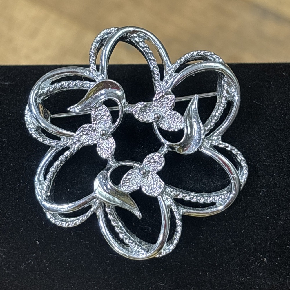 Vintage 1974 Sarah Coventry Fleurette Brooch Silver Tone Floral Flower Pin